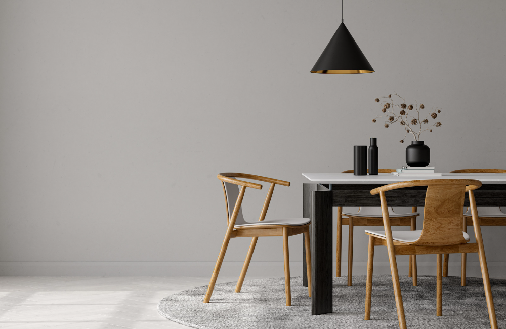 Moderner Essbereich mit Holz und schwarzen Akzenten