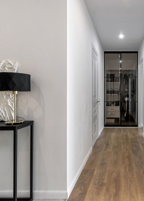 Langen Flur einrichten Mit den passenden Möbeln wird es stilvoll und funktional zugleich