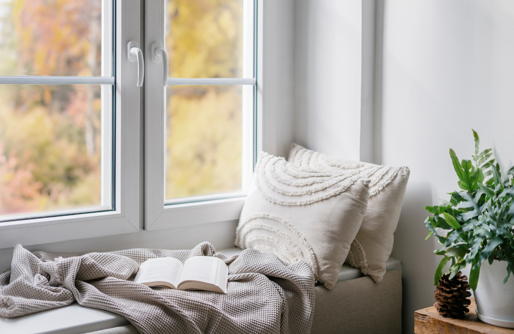 Eine Fensterbank als Rückzugsort 